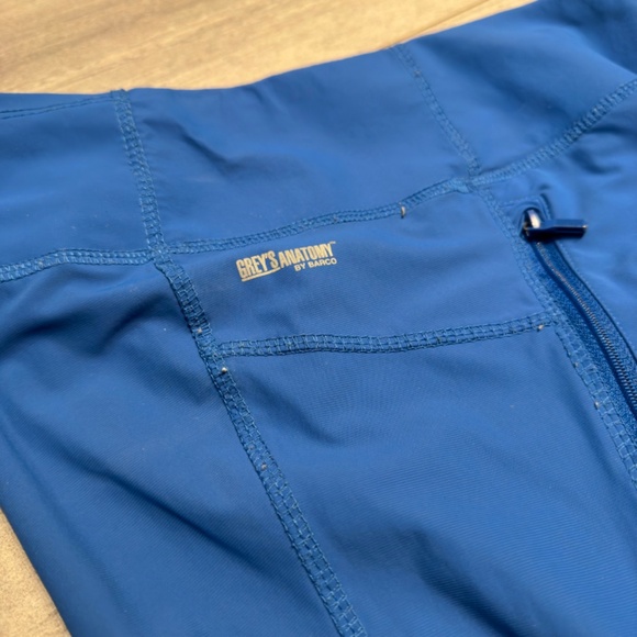 Grey’s Anatomy Scrub Top & Bottom Set - Women’s Extra-Extra Small (XXS) - Blue - Picture 8 of 9